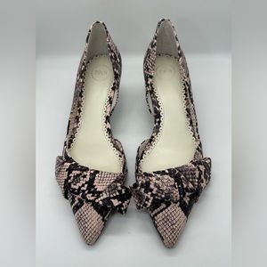 NEW- 1901 Barrett Bow Kitten Heels-Pink Snakeskin Size 7M